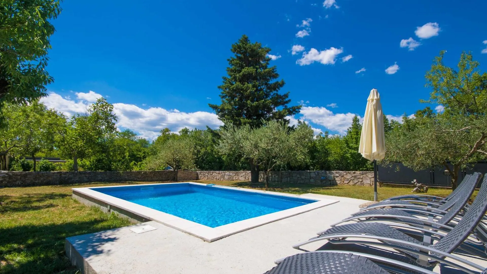 Villa Loreta, A Beautiful And Cozy Villa Minutes Away From The Sea Raša Prázdninový dům